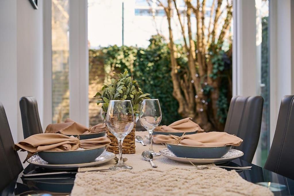 Fabulous 3 Bed Nw London Apartment With Private Garden Exteriör bild