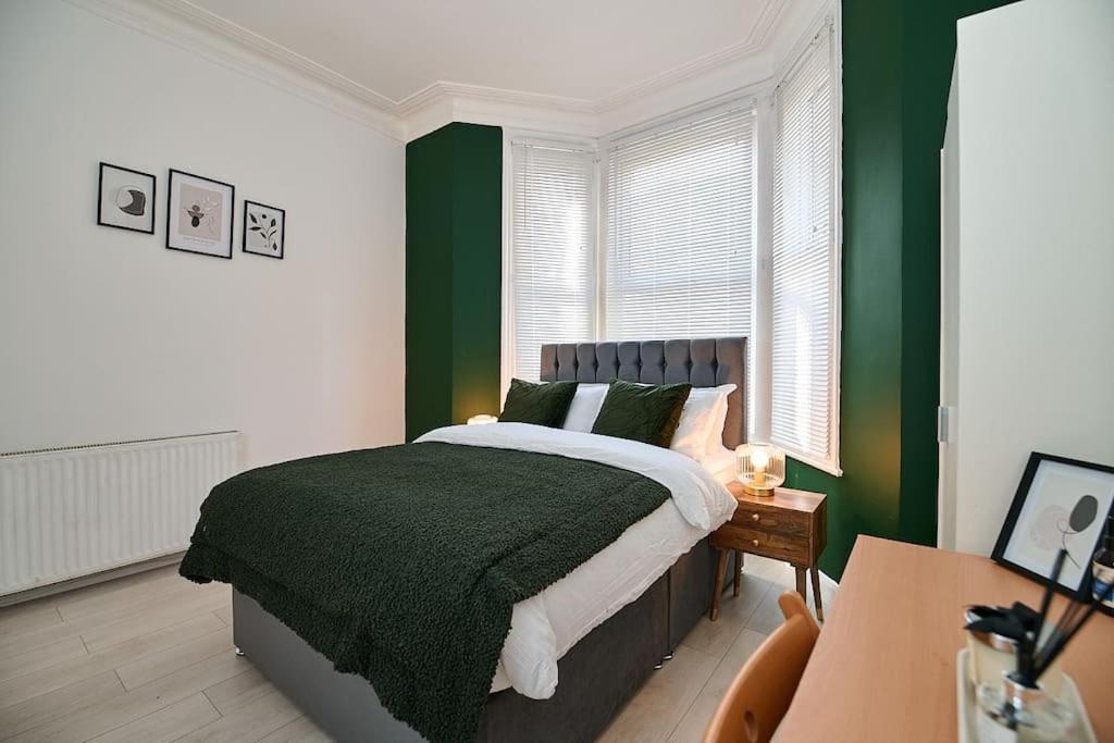 Fabulous 3 Bed Nw London Apartment With Private Garden Exteriör bild